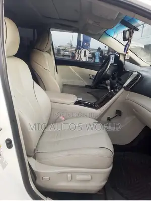 Toyota Venza 2011 White