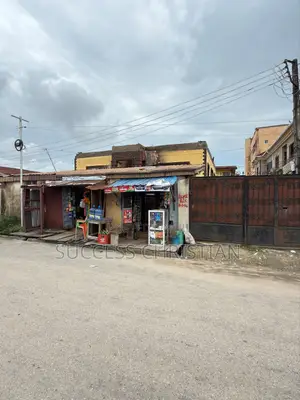 3bdrm Block of Flats in Itire for sale