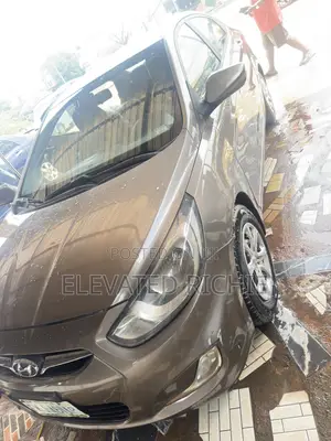 Hyundai Accent 2012 Brown