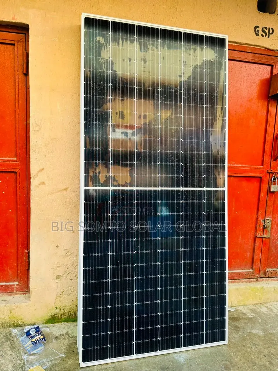 550watts Jinko Solar Panel