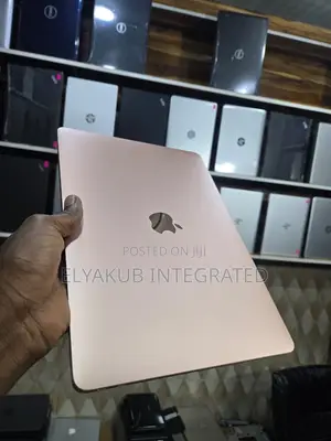 New Laptop Apple MacBook Pro 2020 M1 8GB Apple M1 SSD 1T