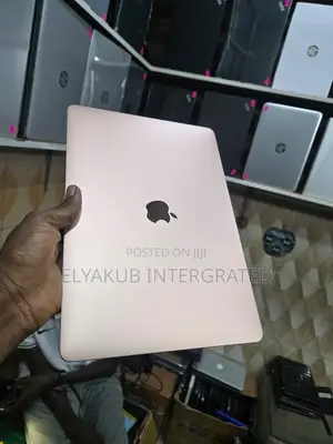 New Laptop Apple MacBook Pro 2020 M1 8GB Apple M1 SSD 1T