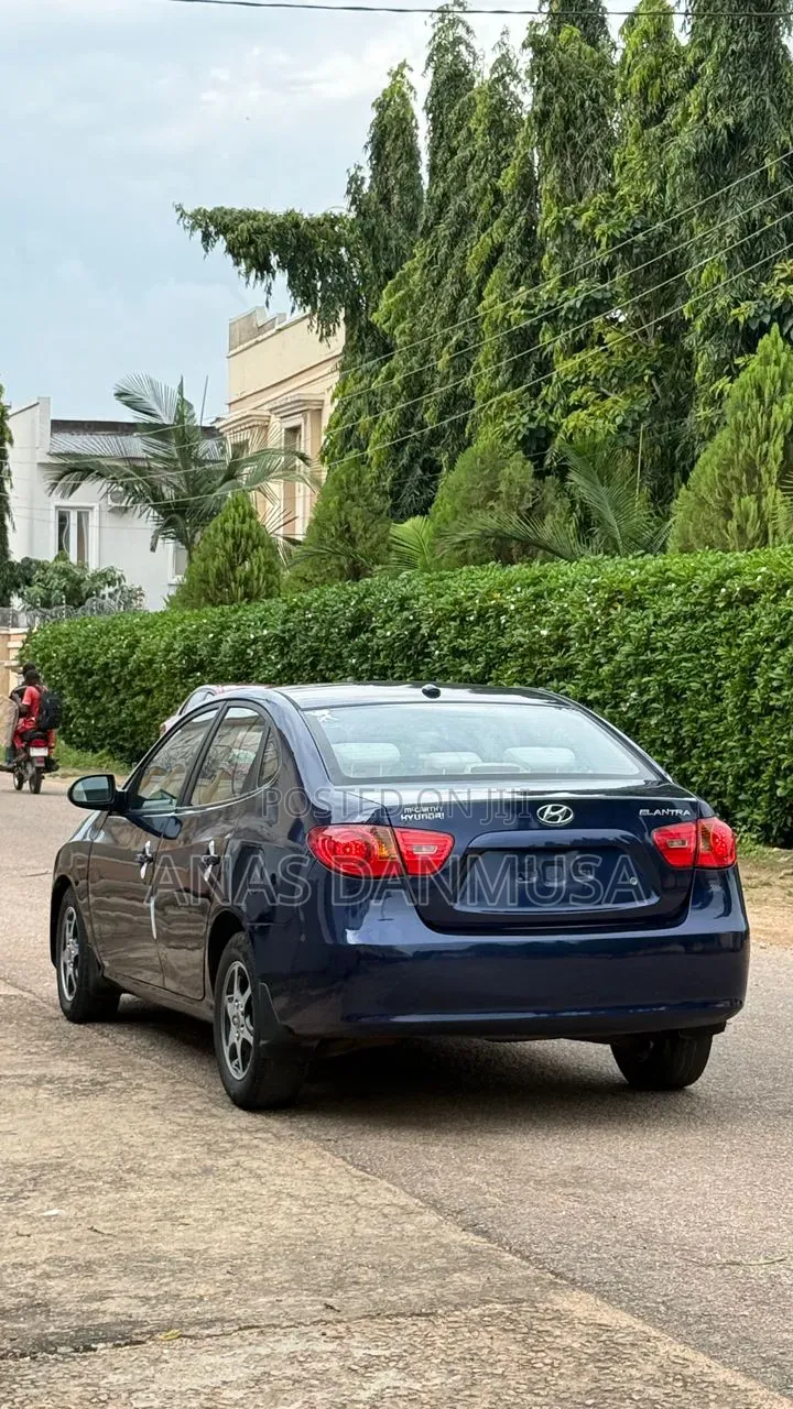 Hyundai Elantra 2009 Blue