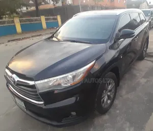 Toyota Highlander XLE 4dr SUV AWD (3.5L 6cyl 6A) 2015 Black