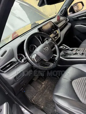 Toyota Highlander XSE 2021 Beige