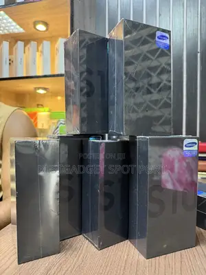 New Samsung Galaxy S10 128 GB Black