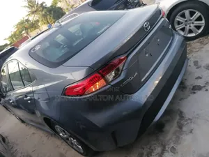Toyota Corolla LE 2020 Blue
