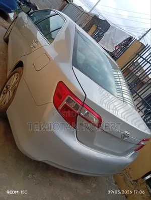 Toyota Camry LE 4dr Sedan (2.5L 4cyl 6A) 2015 Silver