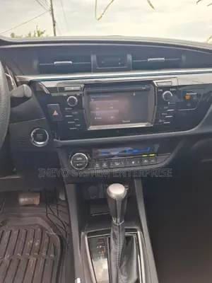 Toyota Corolla LE Premium 4dr Sedan (1.8L 4cyl CVT) 2015 Black