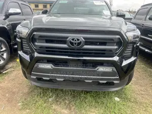 Toyota Tacoma Limited Double Cab 4WD 5.0 ft. SB (Hybrid) 2025 Black