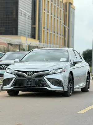 Toyota Camry XSE 2021 Silver