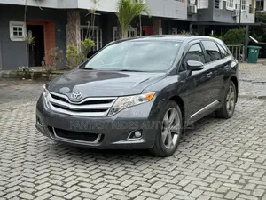 Toyota Venza XLE 4dr Wagon (3.5L 6cyl 6A) 2015 Gray