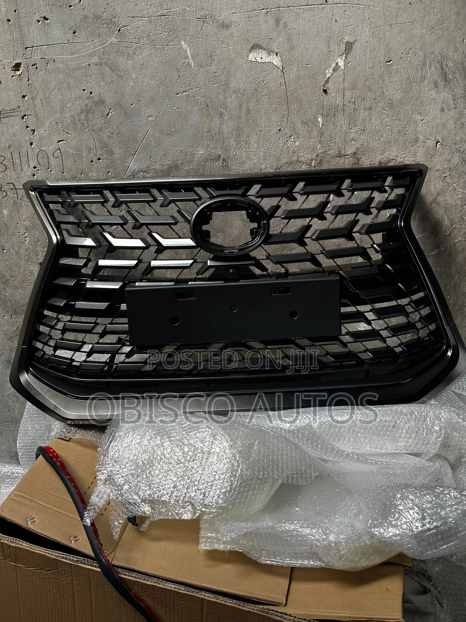 Lexus LX570 Front Grille