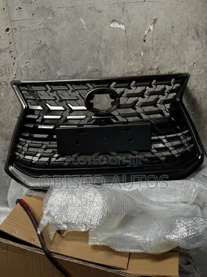 Lexus LX570 Front Grille