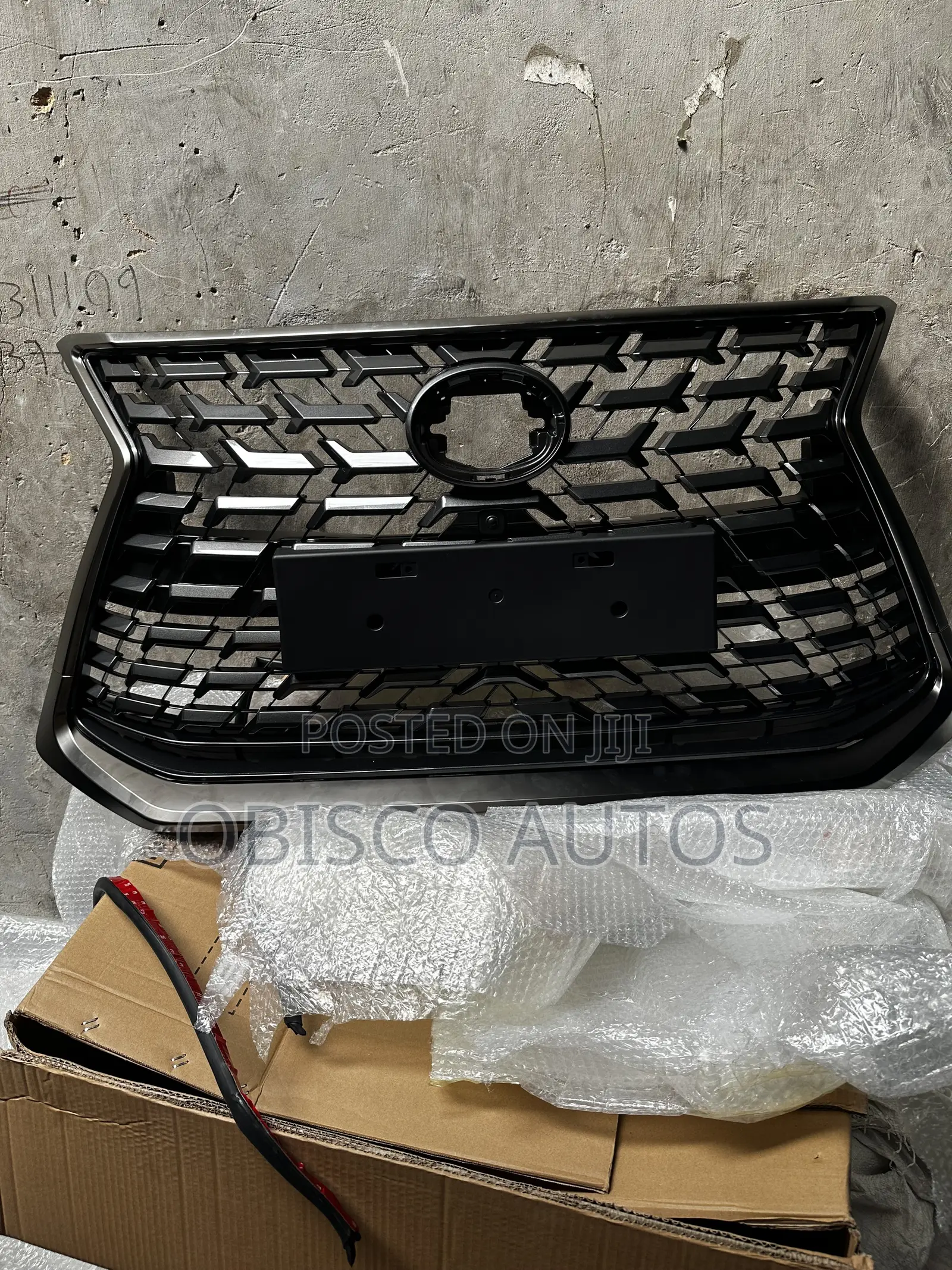 Lexus LX570 Front Grille