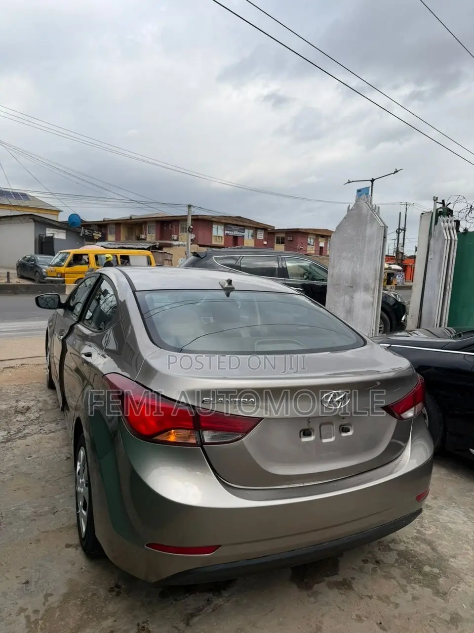 Hyundai Elantra 2010 Brown