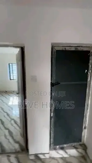 Mini Flat in Akoka for rent