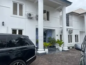 10bdrm Mansion in Off Wole Olateju, for sale