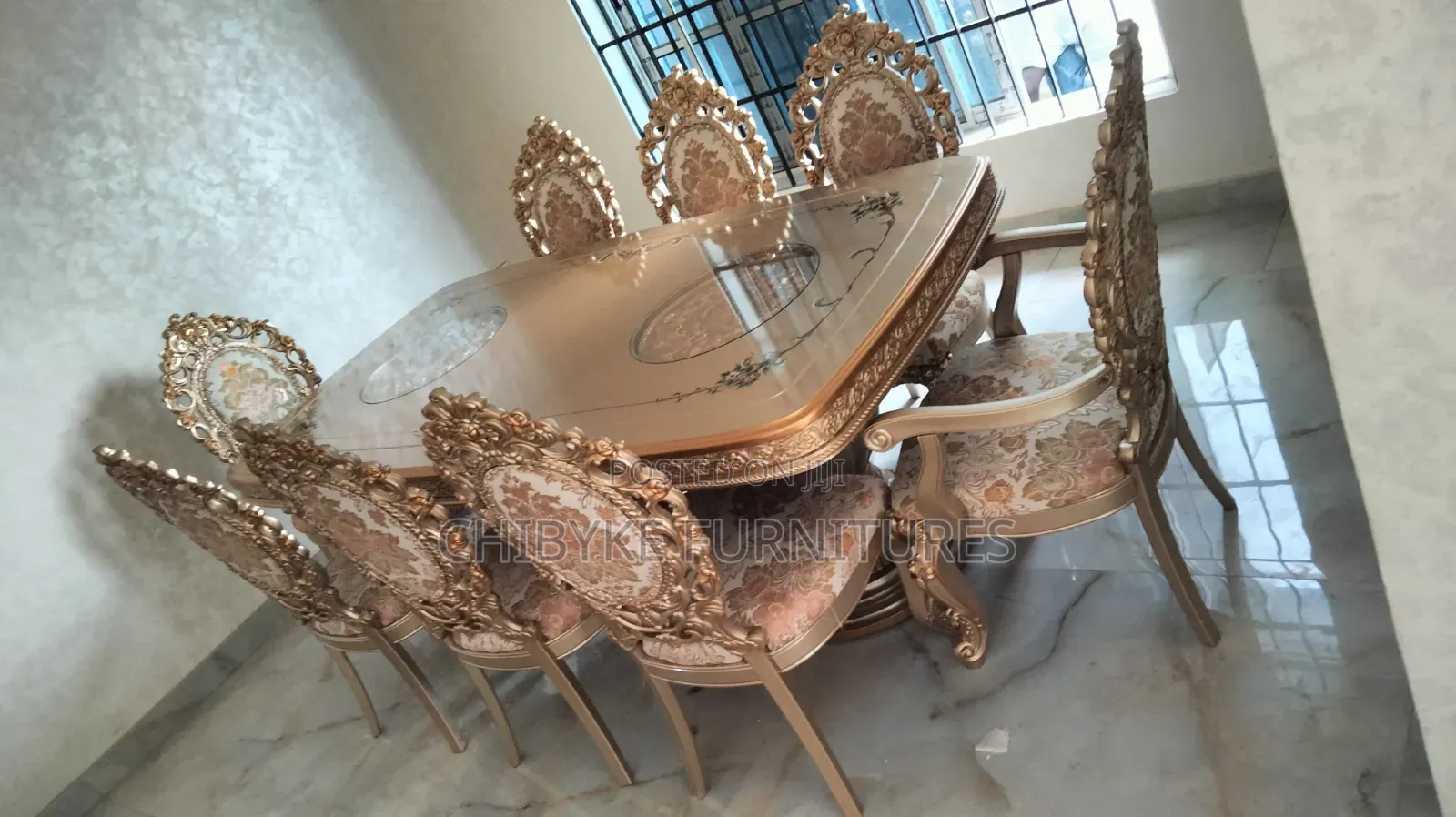 Royal Dining Table