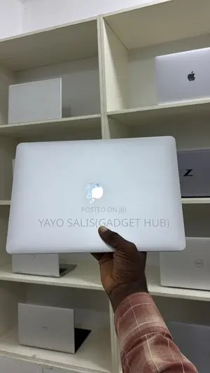 Laptop Apple MacBook Pro 2020 32GB Intel Core i7 SSD 1T