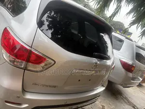 Nissan Pathfinder 2013 Silver