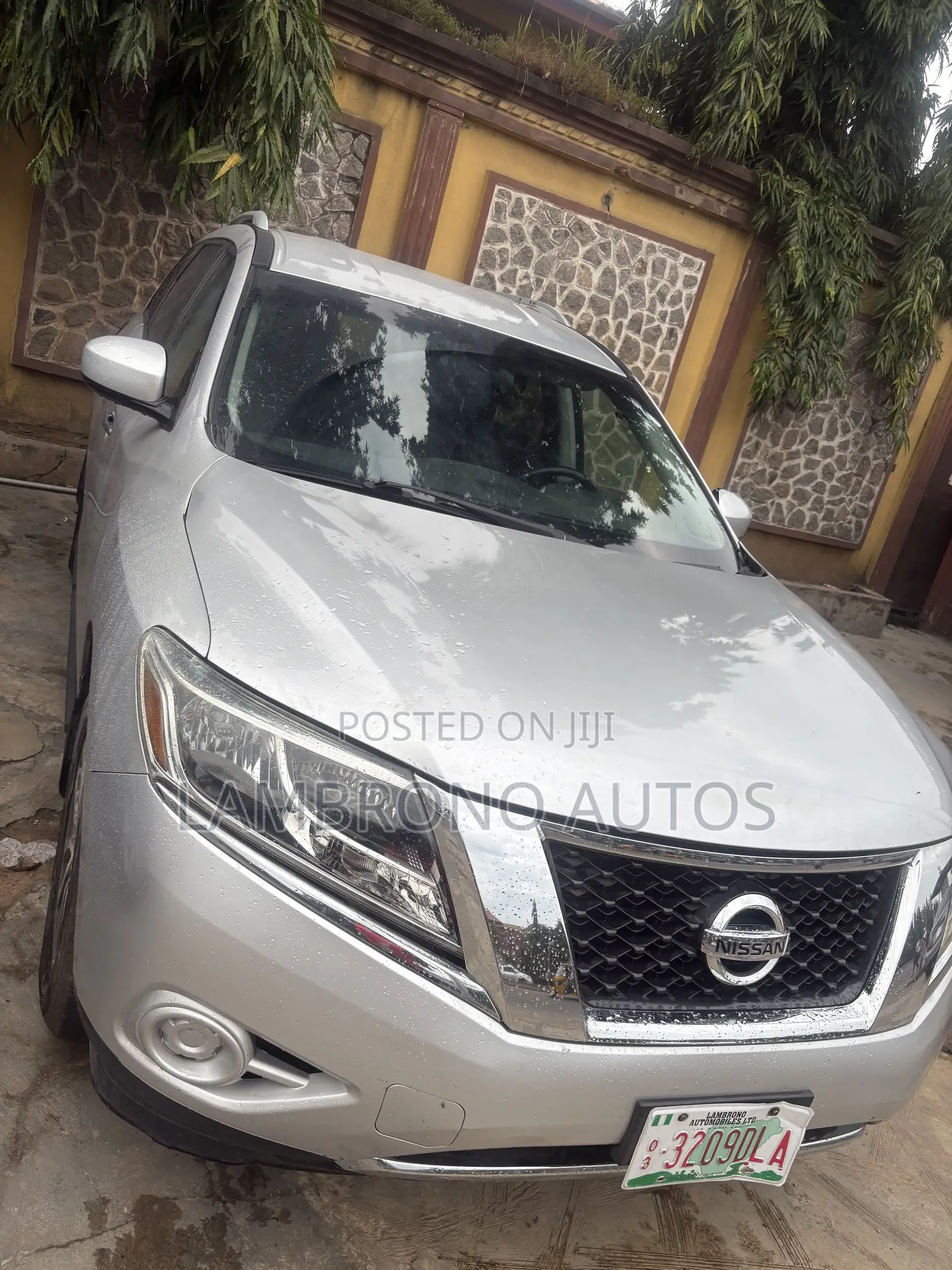 Nissan Pathfinder 2013 Silver