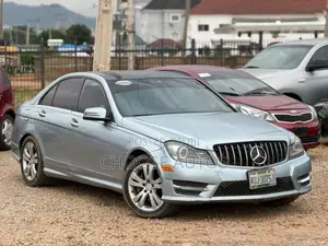 Mercedes-Benz C300 2013 Blue