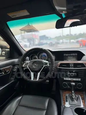 Mercedes-Benz C300 2013 Blue