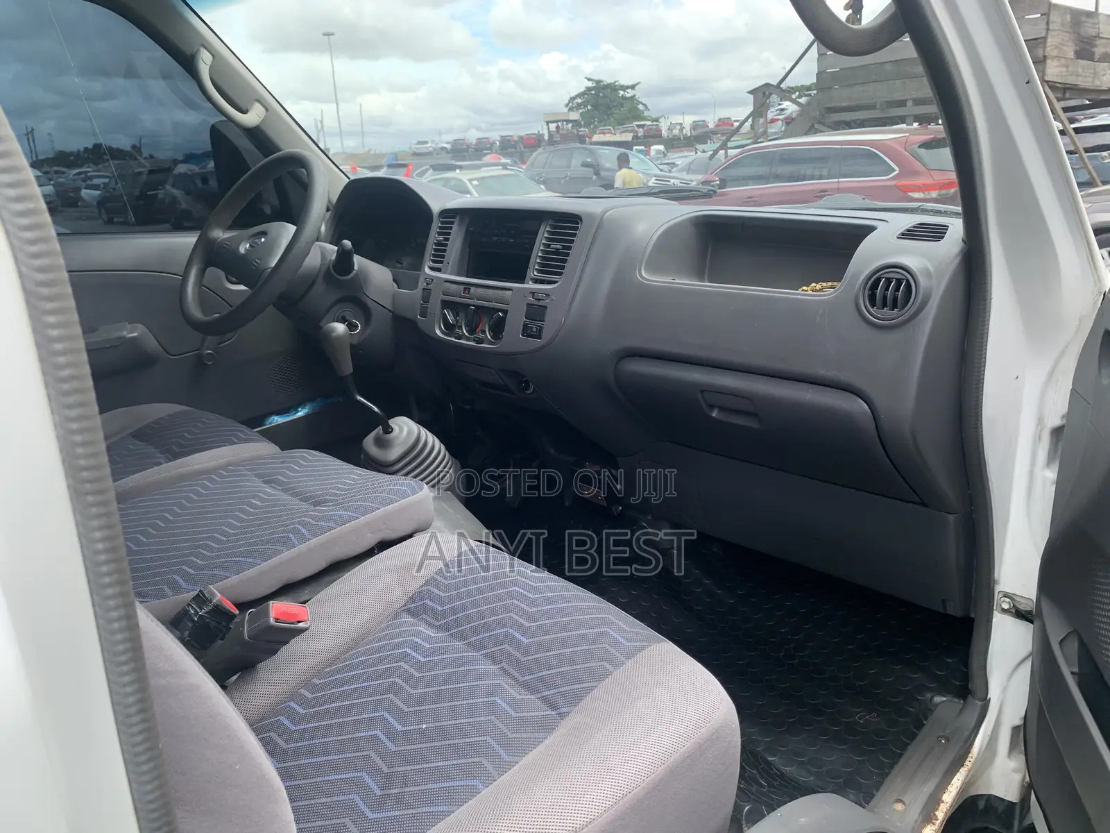 Nissan Caravan (Urvan) 2002 White