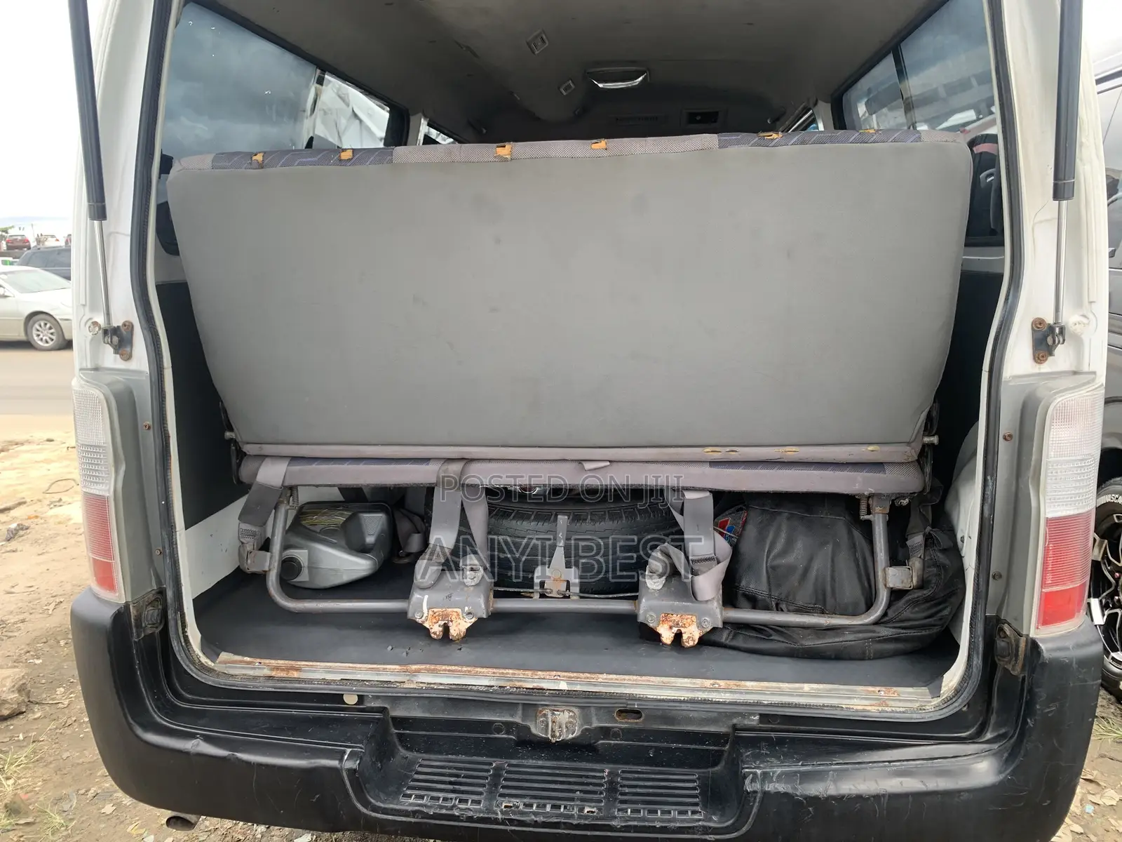 Nissan Caravan (Urvan) 2002 White