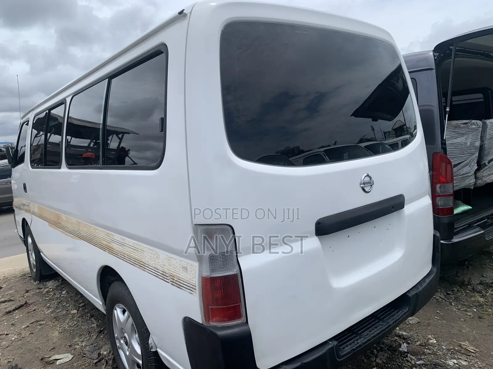 Nissan Caravan (Urvan) 2002 White