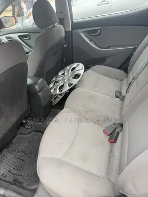 Hyundai Elantra SE 4dr Sedan (1.8L 4cyl 6A) 2014 Gray