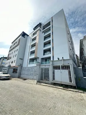 3bdrm Penthouse in Lekki Phase 1 Lagos for sale