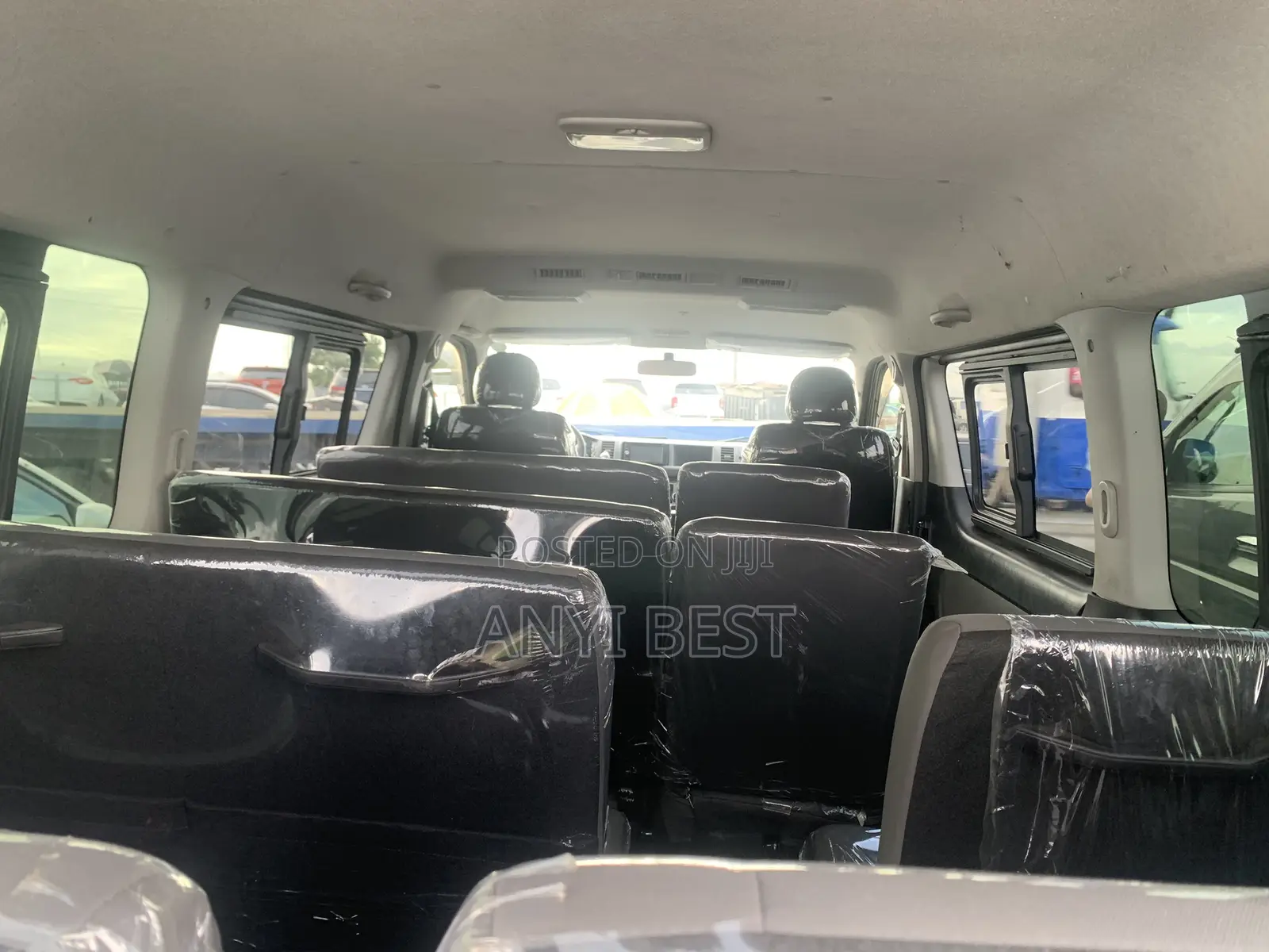 Toyota HiAce 2015 White