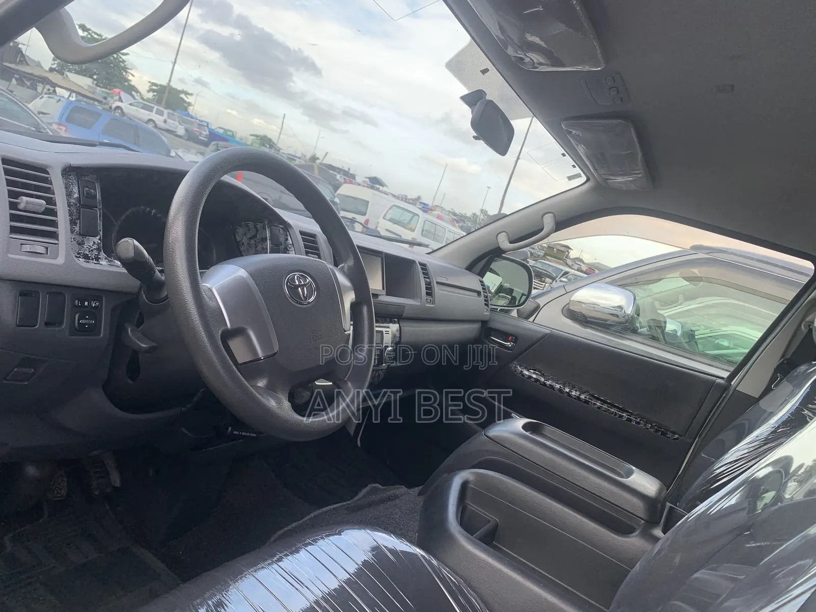 Toyota HiAce 2015 White