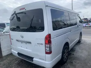 Toyota HiAce 2015 White