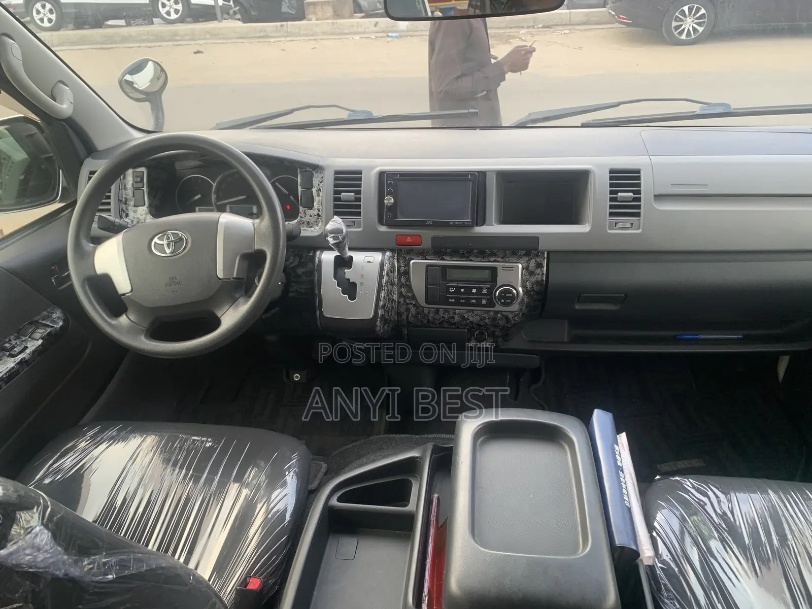 Toyota HiAce 2015 White