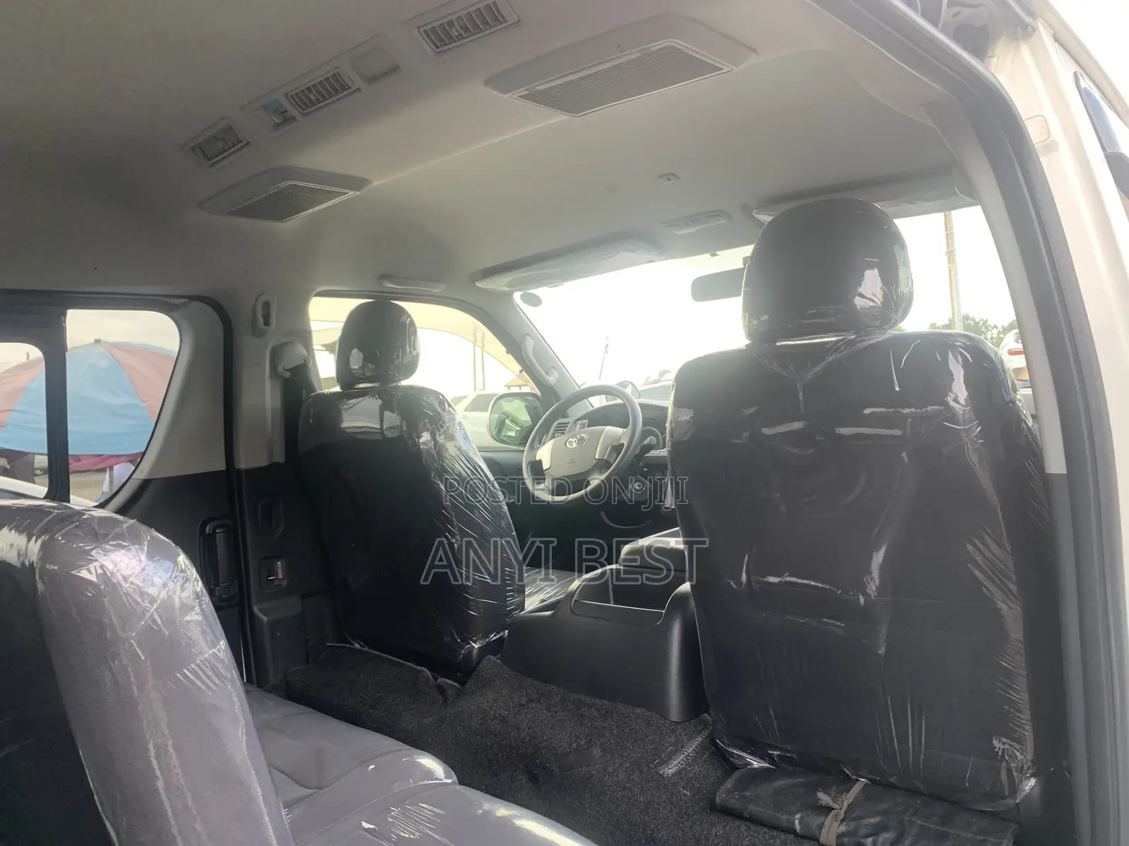 Toyota HiAce 2015 White
