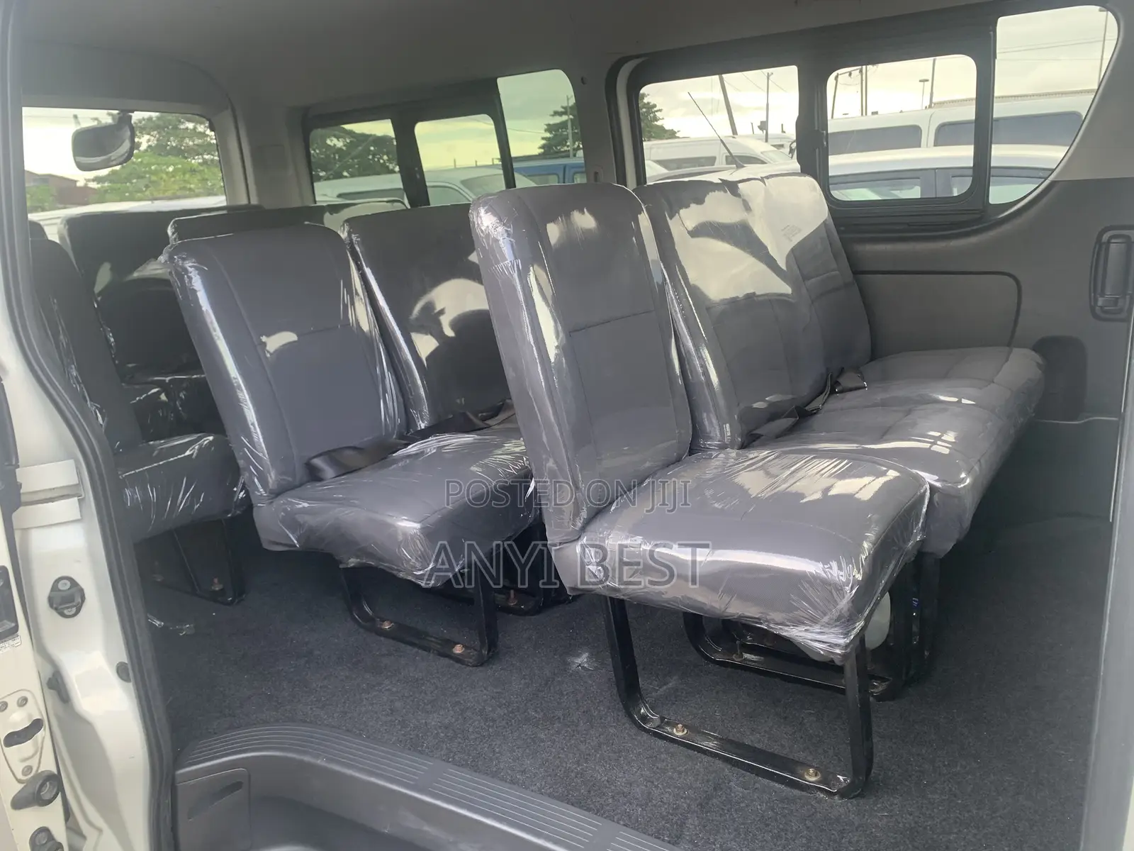 Toyota HiAce 2015 White