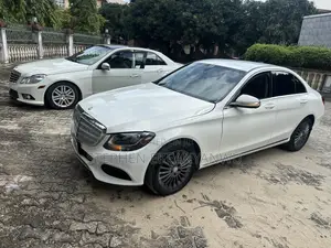 Mercedes-Benz C300 Luxury 4dr RWD Sedan (2.0L 4cyl 7A) 2015 White