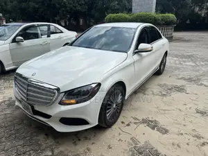 Mercedes-Benz C300 Luxury 4dr RWD Sedan (2.0L 4cyl 7A) 2015 White