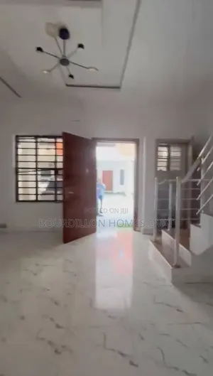 3bdrm Duplex in Ikota Villa Estate for rent