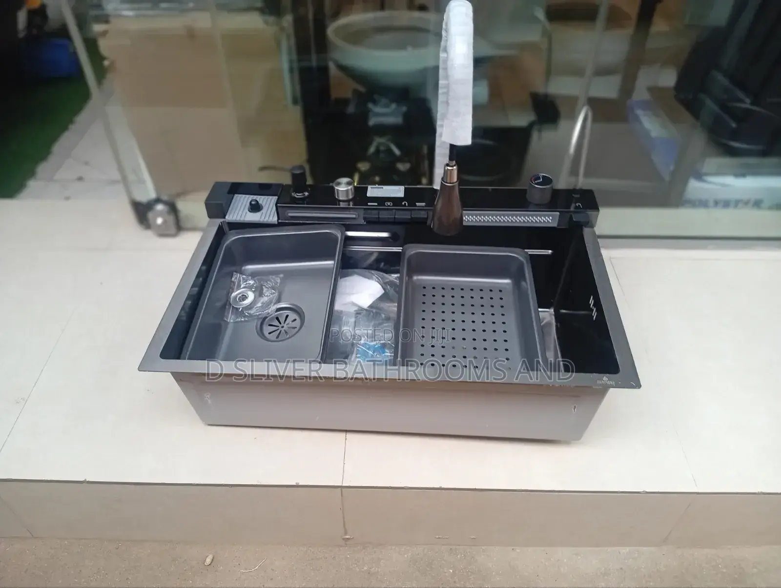 Multifunctional Waterfall Kitchen Sink, Piano Four-Button