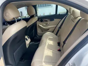 Mercedes-Benz C300 Sport Sedan RWD (2.0L 4cyl 7A) 2016 White