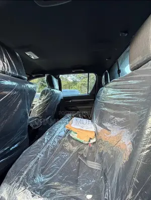 New Toyota Hilux 2025 Black