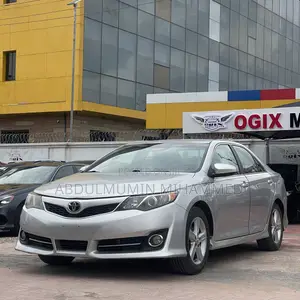 Toyota Camry SE 4dr Sedan (2.5L 4cyl 6A) 2012 Silver
