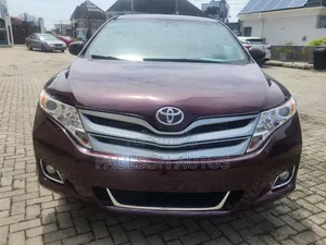 Toyota Venza XLE 2010 Red