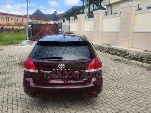 Toyota Venza XLE 2010 Red