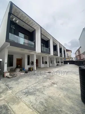 4bdrm Duplex in Chevron for sale