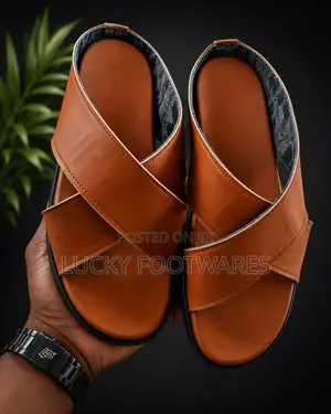 Stylish Handmade Men’s Leather Cross-Strap Sandals. Classic Brown